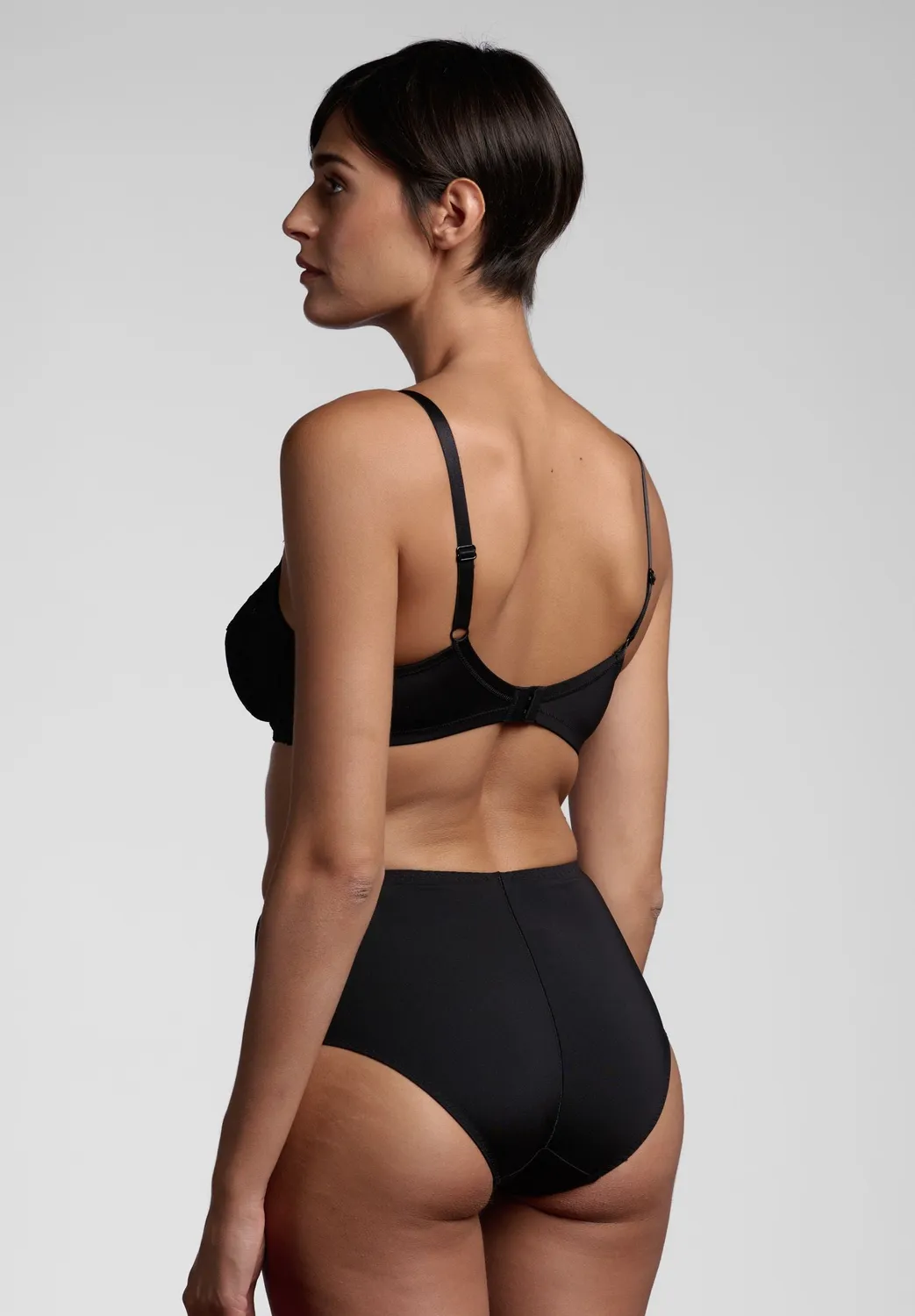 Lepel Belseno Pizzo 256 slip vita alta nero contenitivo