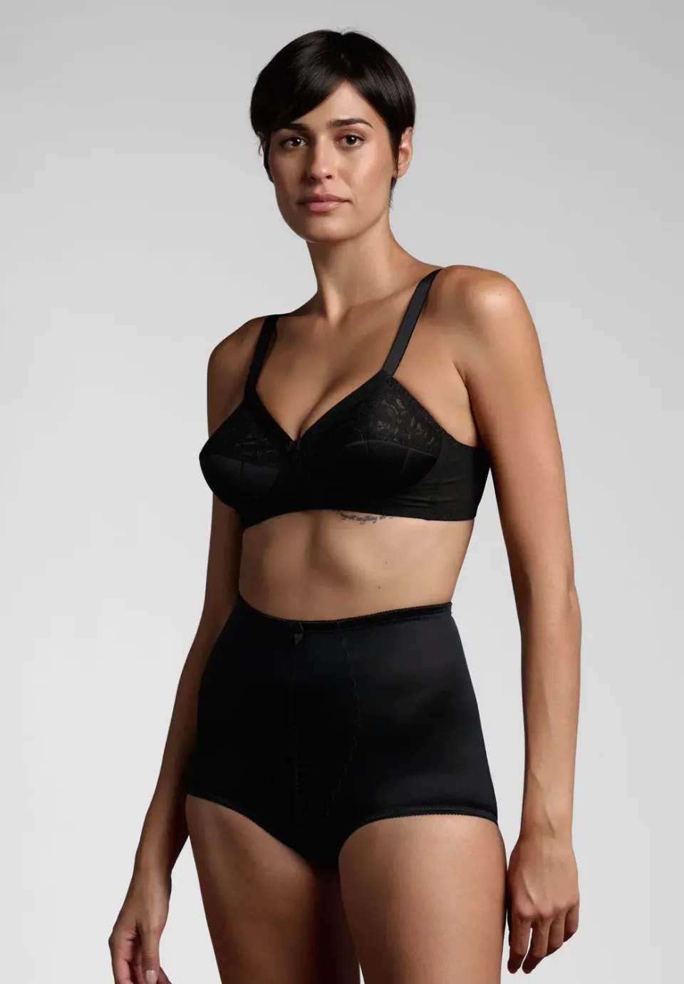 Lepel Classic 1020 guaina nera contenitiva