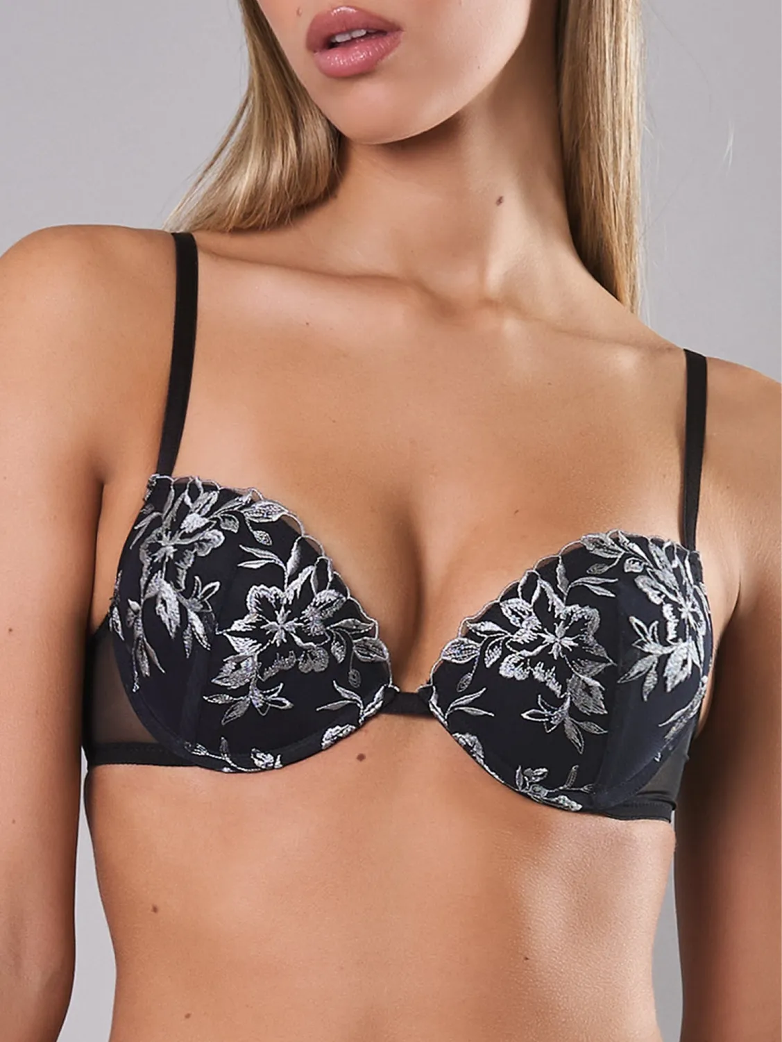 Si'èLei 8014 Reggiseno Push-Up Pizzo Nero con Ferretto