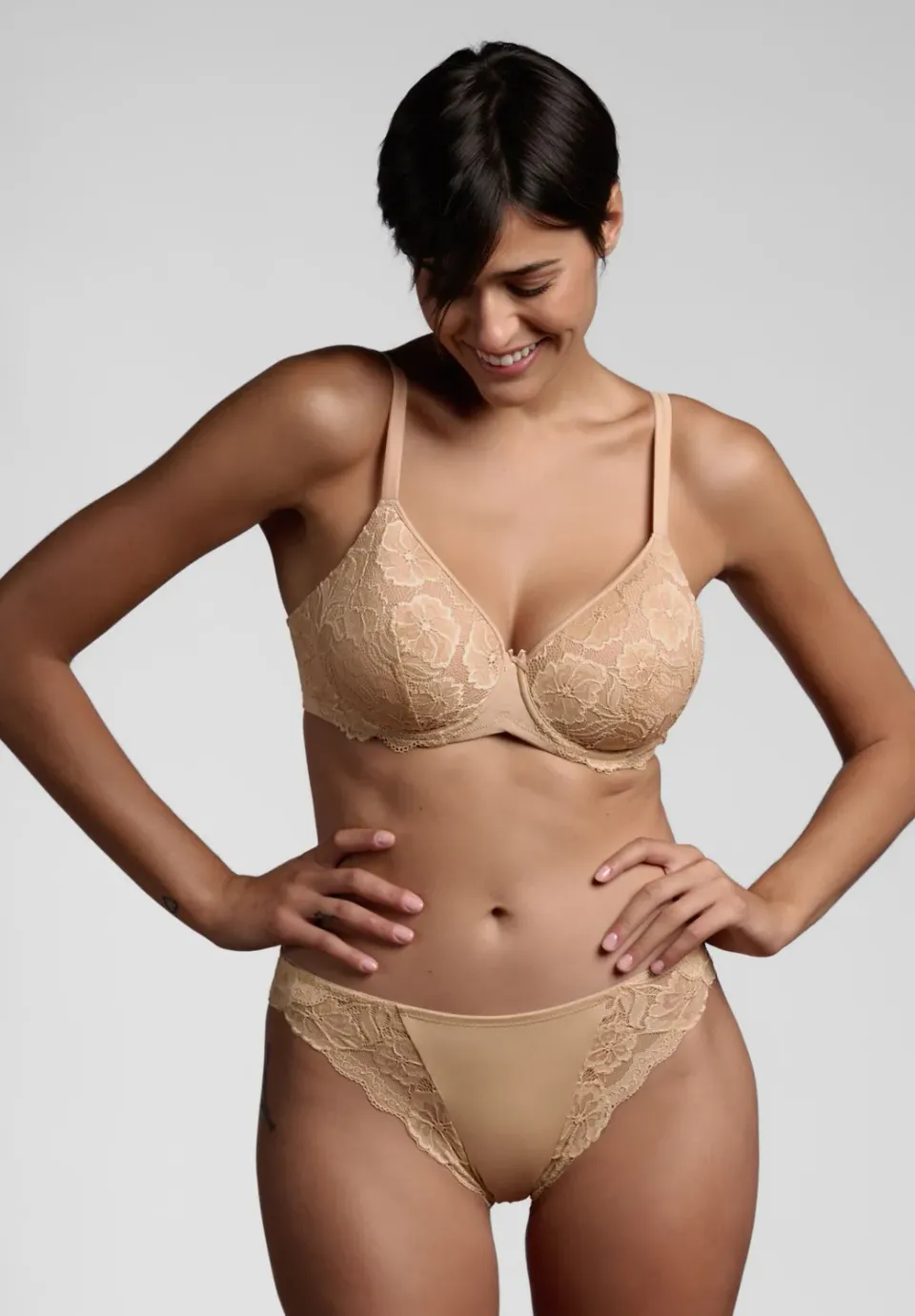 Lepel Belseno Pizzo 253 brasiliano nudo pizzo delicato